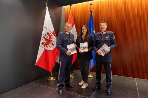 LPD HR Mag. Helmut Tomac und Revin Lisa Köll BA und HR Horst Lentsch BA