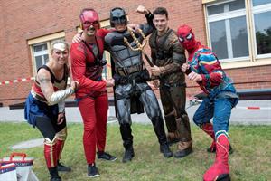 Artikel 'Superhelden besuchen erkrankte Kinder' anzeigen