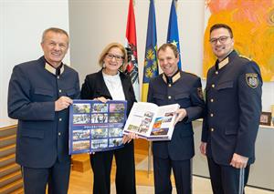 Artikel 'Jahrbuch- und Kalenderübergabe' anzeigen