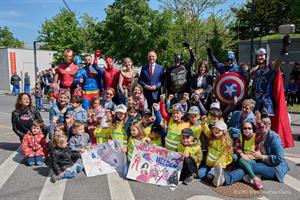Artikel 'Superhelden besuchten Kinder' anzeigen