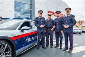 Artikel 'Polizei testet E-Autos' anzeigen