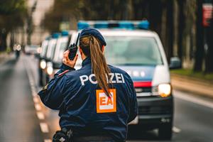 Artikel 'Frauen bei der Polizei' anzeigen